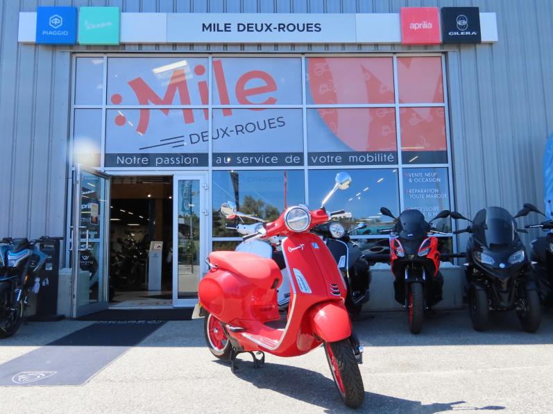 VESPA Primavera Elettrica 50 - RED EDITION