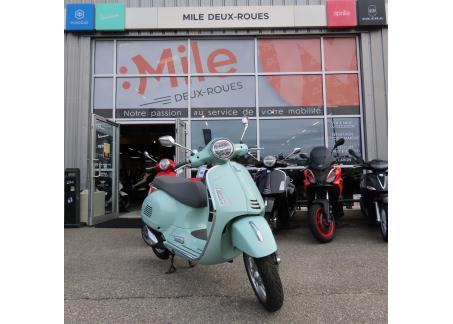VESPA GTS 300 NEUF - DESTOCKAGE - GARANTIE 2 ANS