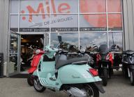 VESPA GTS 300 NEUF - DESTOCKAGE - GARANTIE 2 ANS